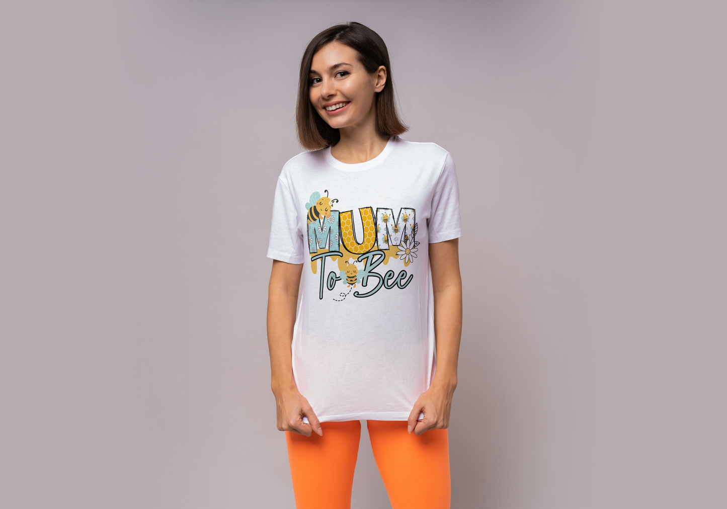 Mum to Bee – Cute Bee Illustration Crew Neck T-Shirt
